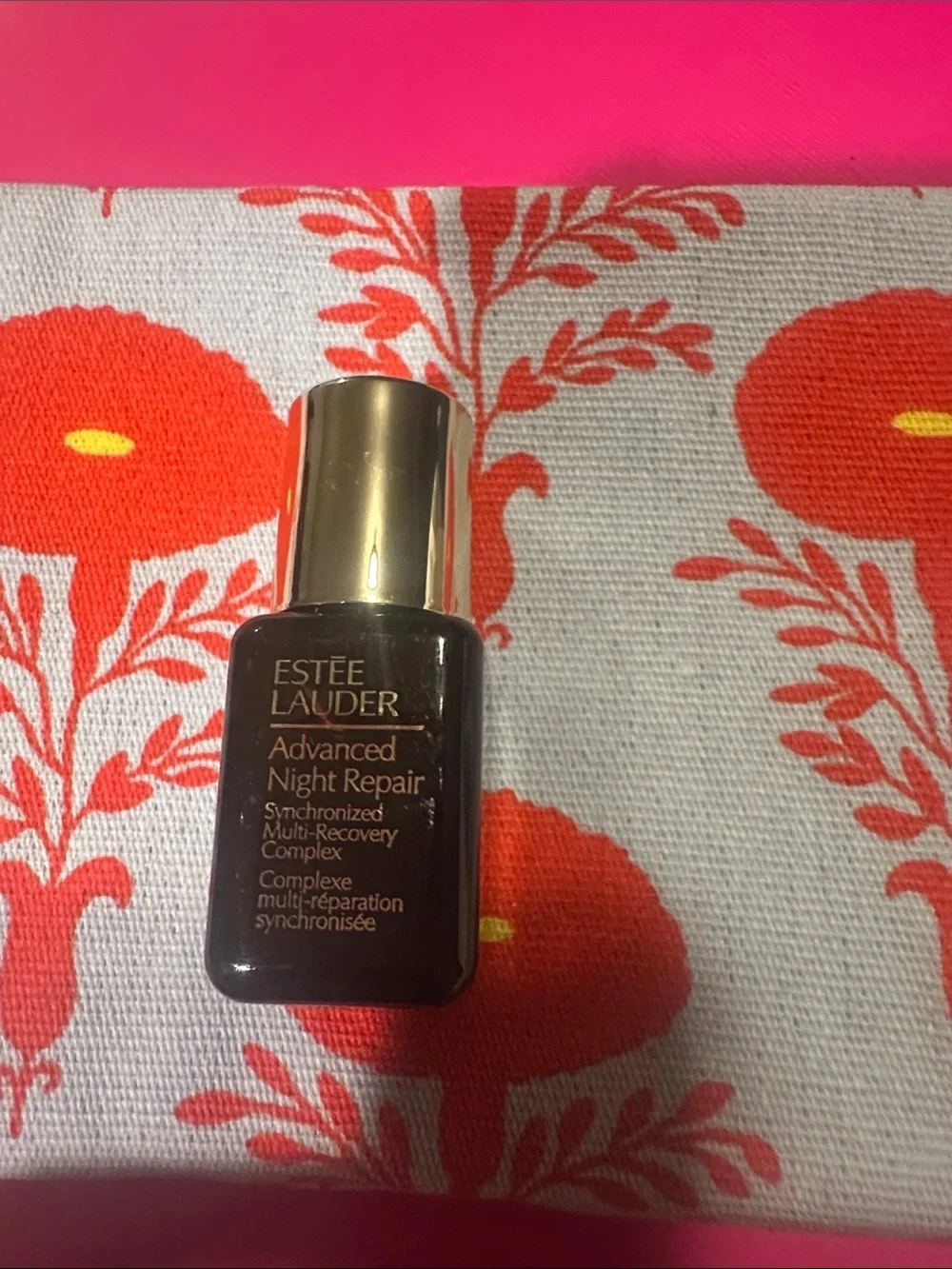 Estee Lauder moisturizer and serum set in gold, brown, pink - Picture 5 of 11